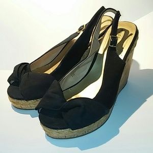 Madden Girl Elivia Wedges Black size 9.5